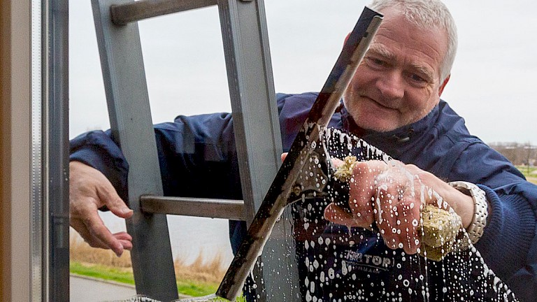 Allround glazenwasser (24 tot 30 uur per week in Flevoland)